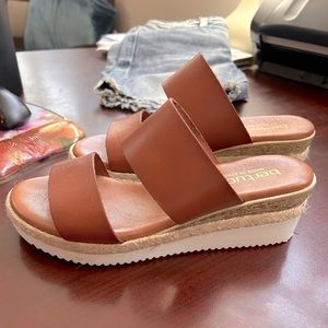 Bertuchi Camel Leather Slides